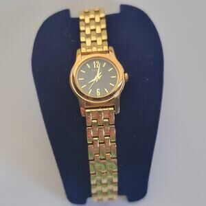 Seiko Womens Watch Black Dial Gold Tone Bracelet Quartz Japan Dress Analog
